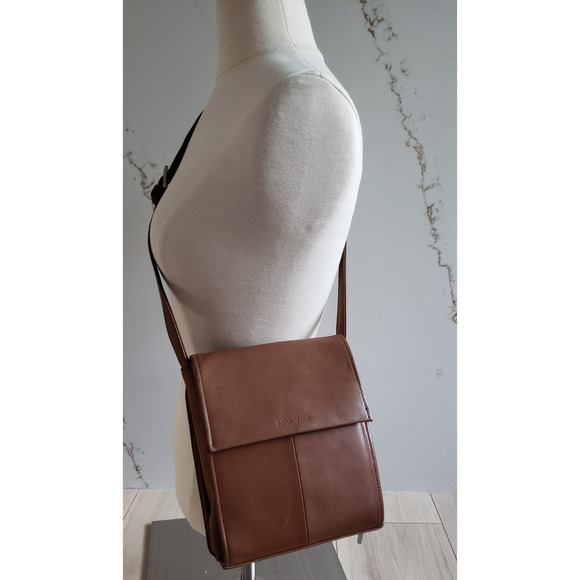 VTG Nine West Crossbody Bag Womens Brown Leather Organizer Zip Around Card Slots - Picture 1 of 11